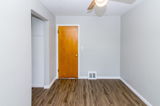 11015 Fairfield St, Livonia, MI 48150 - unfurnished room featuring wood finished floors and a ceiling fan