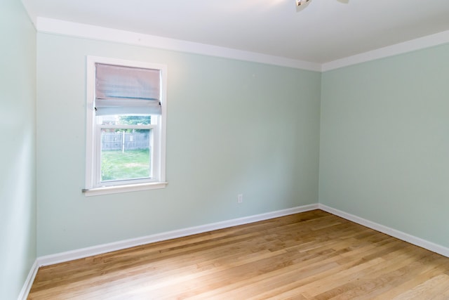 11015 Fairfield St, Livonia, MI 48150 - empty room featuring light wood-type flooring and baseboards