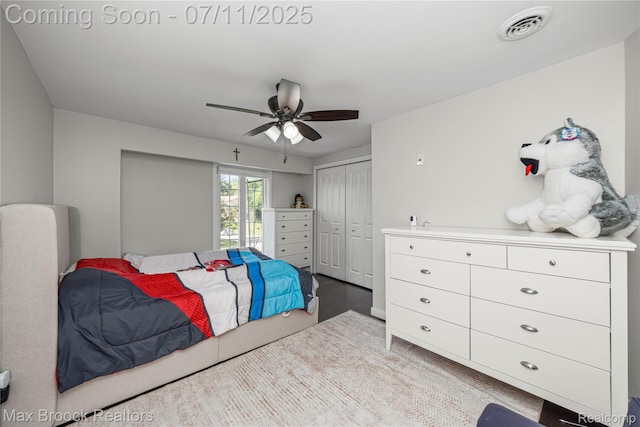 5534 Apple Ridge Trl, West Bloomfield, MI 48322 - bedroom with a closet and a ceiling fan