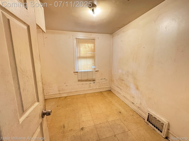 285 Voorheis St, Pontiac, MI 48341 - unfurnished room with tile patterned floors
