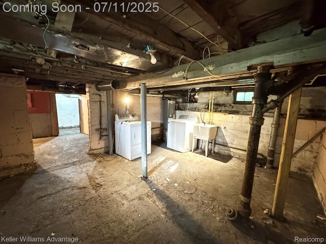 285 Voorheis St, Pontiac, MI 48341 - below grade area featuring washing machine and clothes dryer and water heater