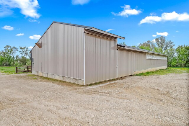 810 Newton Rd, Coldwater, MI 49036 - view of outbuilding featuring driveway