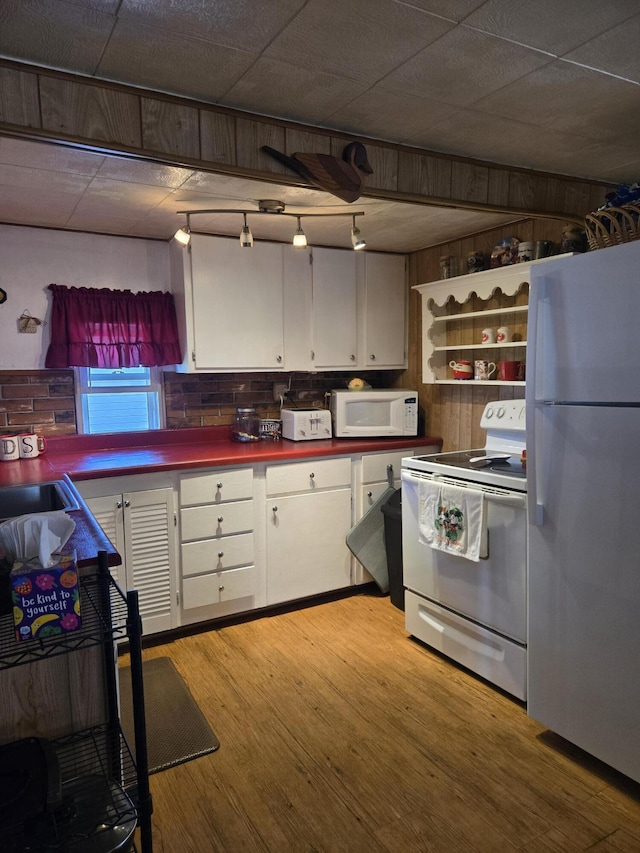 125 Wickham Ave, Houghton Lake, MI 48629 - photo 24