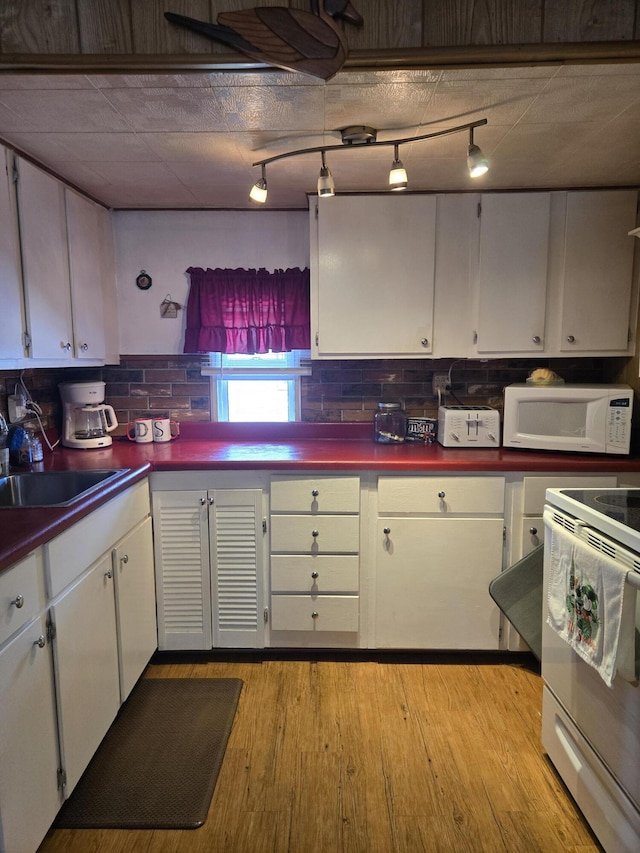 125 Wickham Ave, Houghton Lake, MI 48629 - photo 22
