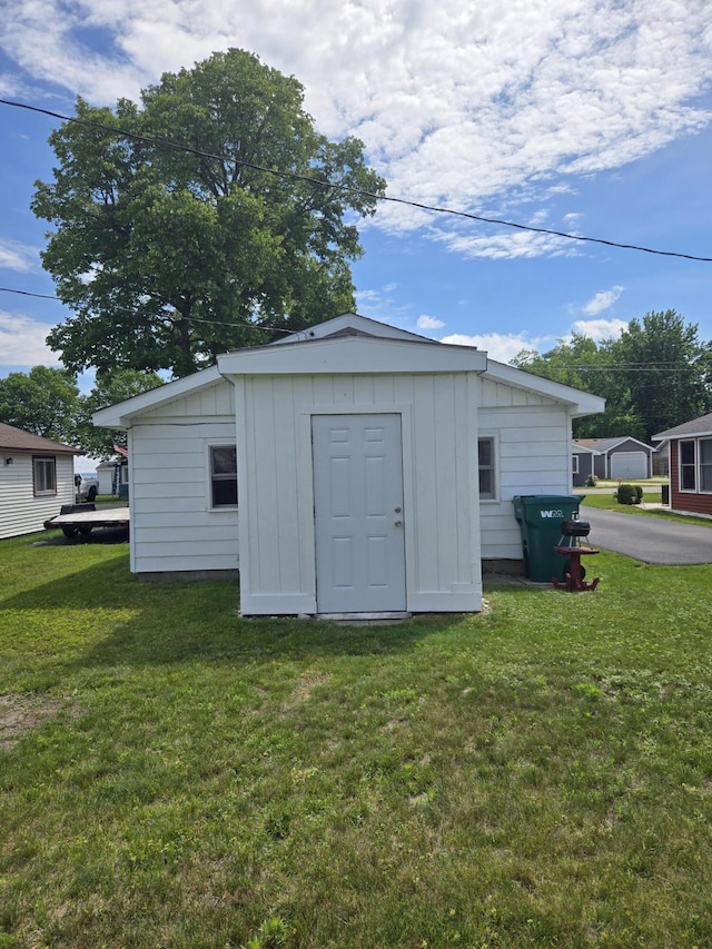 125 Wickham Ave, Houghton Lake, MI 48629 - photo 12