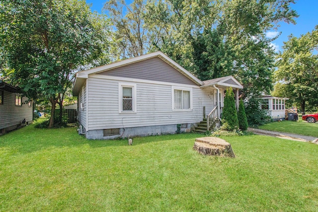 1638 Superior St, Niles, MI 49120 - view of front of home featuring a front lawn