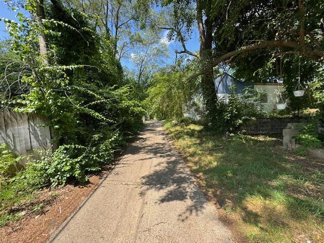 908 Hall St SE, Grand Rapids, MI 49507 - view of road