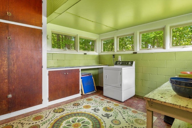 5515 Kaiser Rd, Sawyer, MI 49125 - laundry room featuring washer / clothes dryer