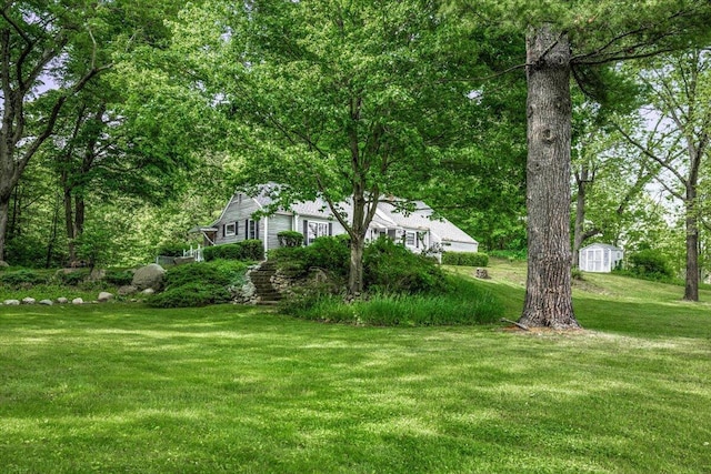 5515 Kaiser Rd, Sawyer, MI 49125 - view of grassy yard with a shed