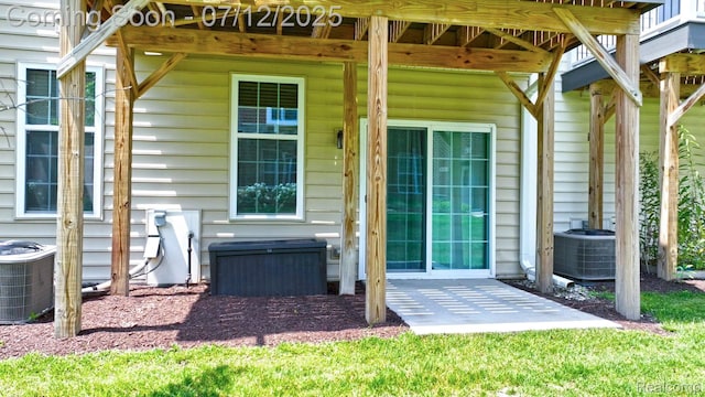 2825 Ridington Rd, Ann Arbor, MI 48105 - entrance to property