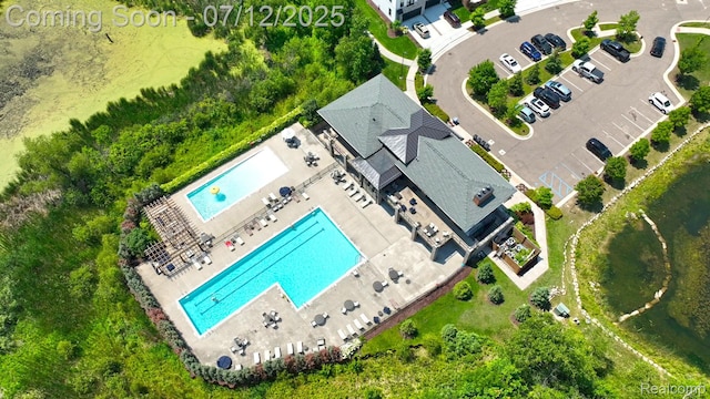 2825 Ridington Rd, Ann Arbor, MI 48105 - drone / aerial view of a pool area