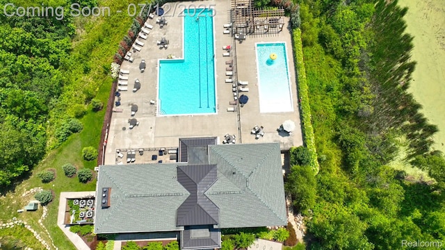 2825 Ridington Rd, Ann Arbor, MI 48105 - bird's eye view of a pool