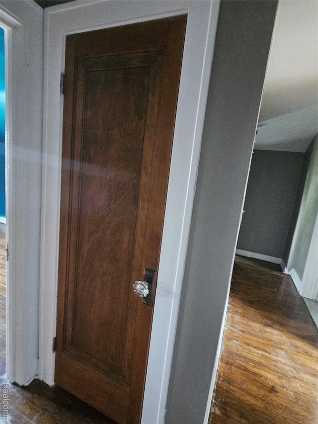 607 Roome Ct, Flint, MI 48503 - detailed view of wood finished floors