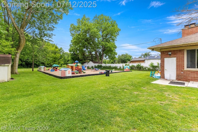27055 Ann Arbor Trl, Dearborn Heights, MI 48127 - view of yard with a playground
