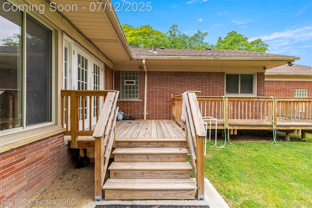 27055 Ann Arbor Trl, Dearborn Heights, MI 48127 - wooden terrace with a yard