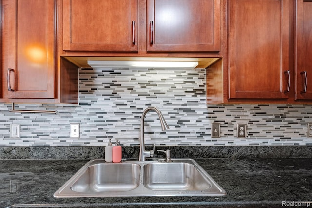 41666 Tera Ln, Novi, MI 48375 - kitchen with tasteful backsplash and brown cabinets
