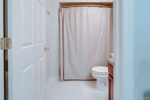 41666 Tera Ln, Novi, MI 48375 - full bath featuring vanity, tile patterned floors, and a shower with curtain