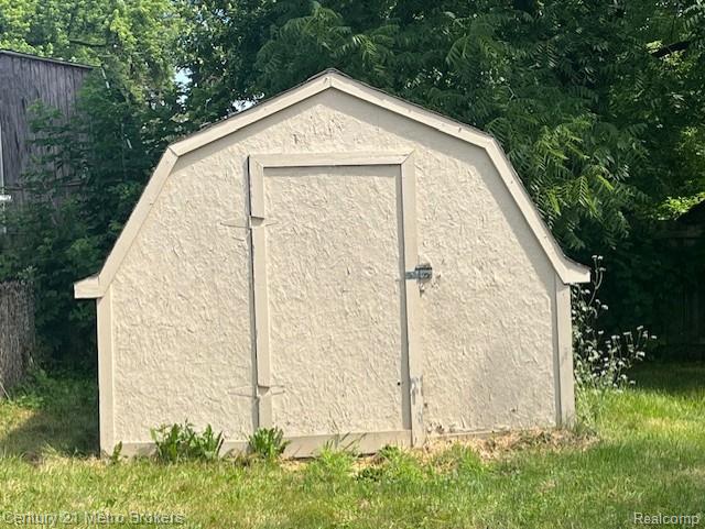 2117 E Buder Ave, Flint, MI 48529 - view of shed