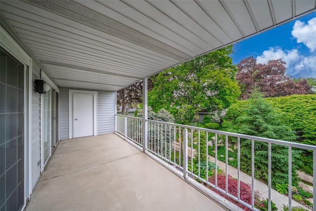 3553 Port Cove Dr Unit 39, Waterford, MI 48328 - view of balcony