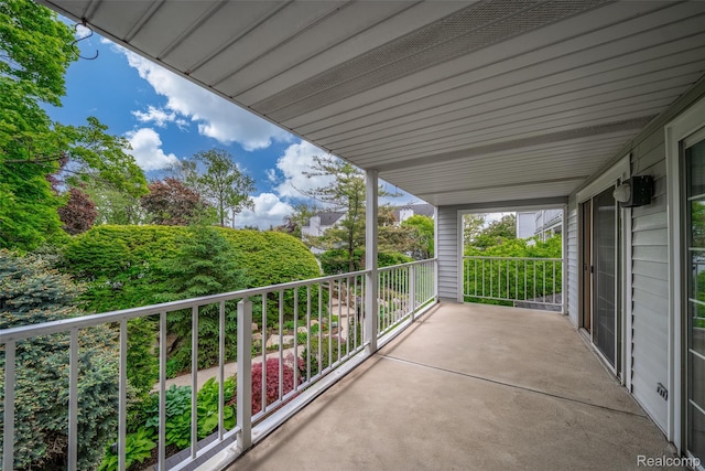 3553 Port Cove Dr Unit 39, Waterford, MI 48328 - view of balcony
