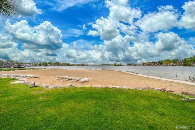 3553 Port Cove Dr Unit 39, Waterford, MI 48328 - water view with nearby beach