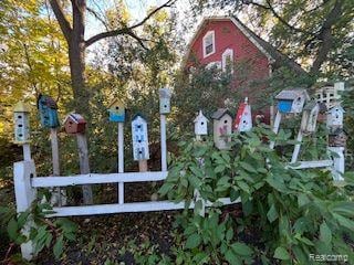 329 Reid Rd, Grand Blanc, MI 48439