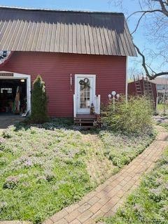 329 Reid Rd, Grand Blanc, MI 48439