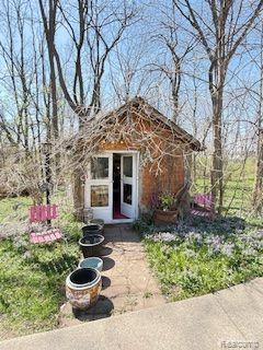 329 Reid Rd, Grand Blanc, MI 48439