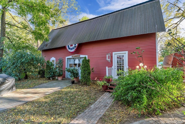 329 Reid Rd, Grand Blanc, MI 48439
