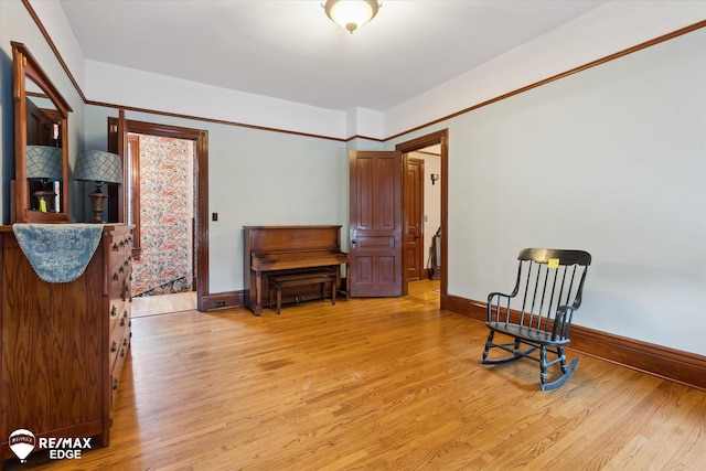 616 S Warren Ave, Saginaw, MI 48607 - sitting room featuring light wood finished floors