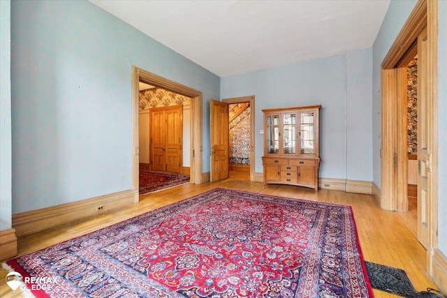 616 S Warren Ave, Saginaw, MI 48607 - entrance foyer with wood finished floors