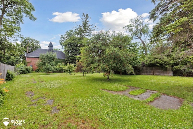 616 S Warren Ave, Saginaw, MI 48607 - view of yard