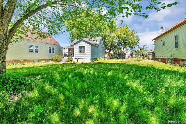 3875 Sobieski St, Hamtramck, MI 48212 - view of yard