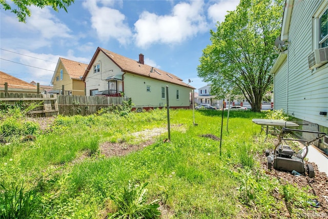 3875 Sobieski St, Hamtramck, MI 48212 - view of yard