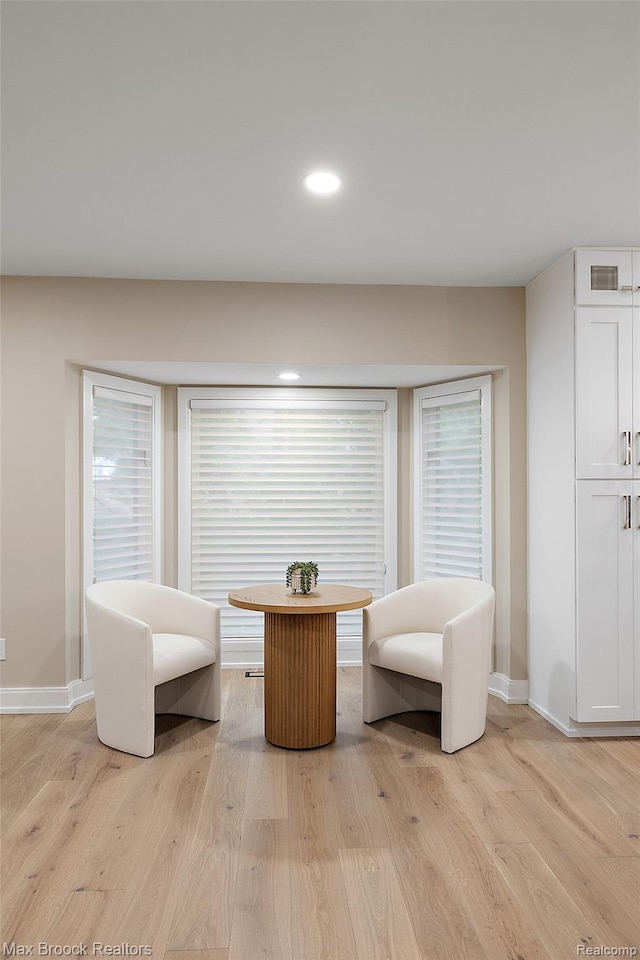 3546 Bloomfield Club Dr, Bloomfield Hills, MI 48301 - sitting room with light wood-style flooring and recessed lighting