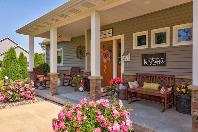 12529 E Tuscola Rd, Frankenmuth, MI 48734 - view of covered porch