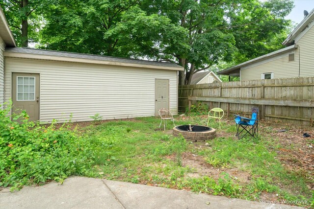 906 E Main St, Lowell, MI 49331
