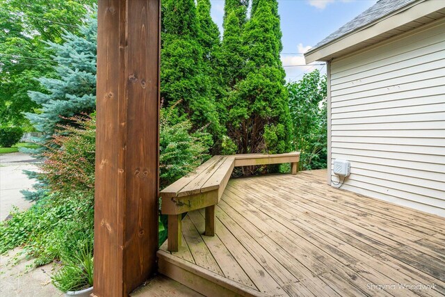 906 E Main St, Lowell, MI 49331