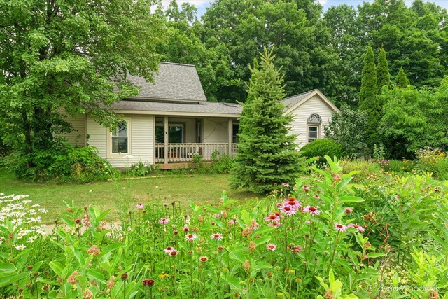 906 E Main St, Lowell, MI 49331
