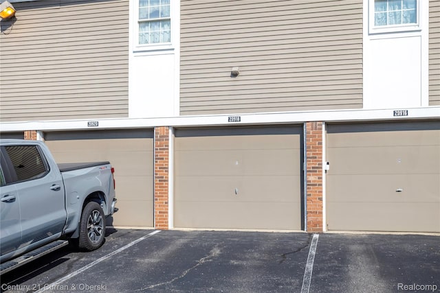 20918 W Glen Haven Cir, Novi, MI 48167 - view of garage