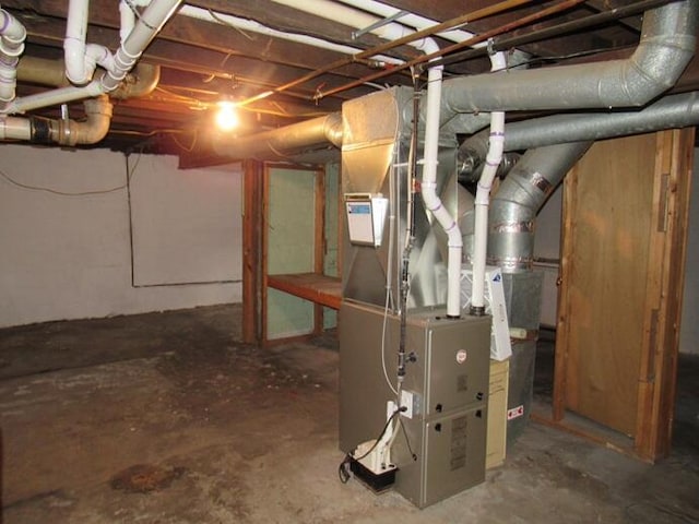 3105 N 26th St, Kalamazoo, MI 49048 - unfinished below grade area featuring heating unit