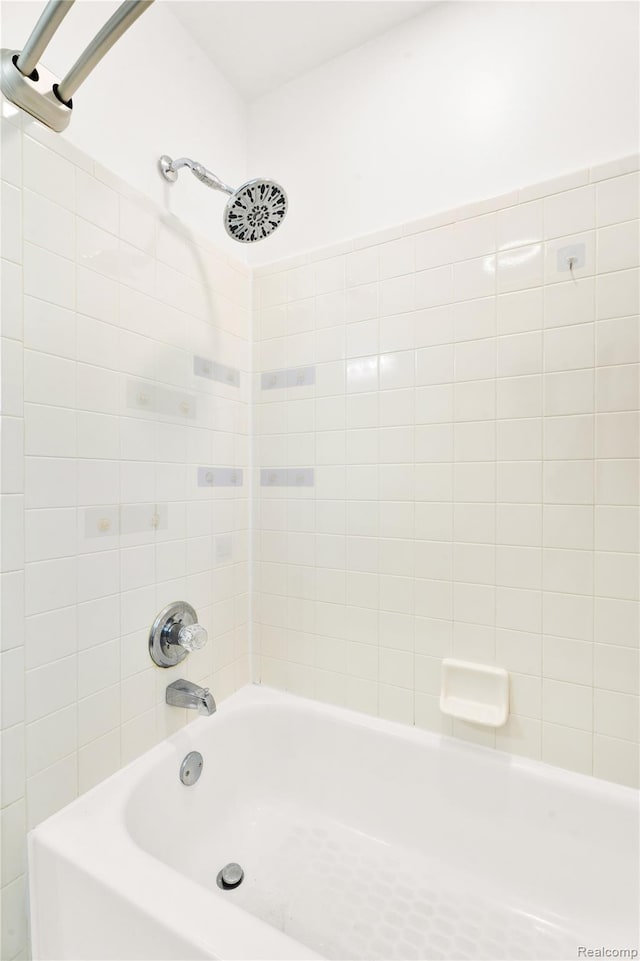19821 Woodview Dr, Clinton Township, MI 48038 - photo 22