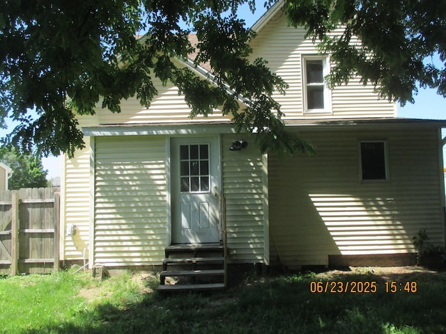 112 E Green St, Hastings, MI 49058 - back of house with entry steps