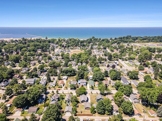 412 N Robert St, Ludington, MI 49431 - aerial perspective of suburban area featuring a nearby body of water