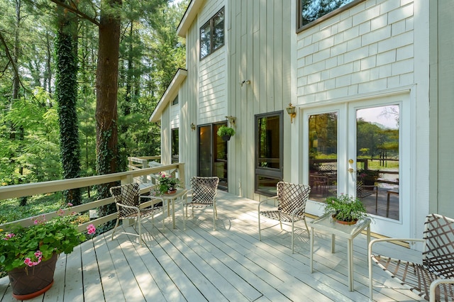 630 N 2nd St, Kalamazoo, MI 49009 - view of wooden deck