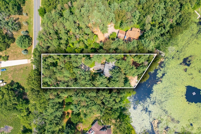 630 N 2nd St, Kalamazoo, MI 49009 - aerial view of property and surrounding area featuring property boundaries highlighted and a nearby body of water