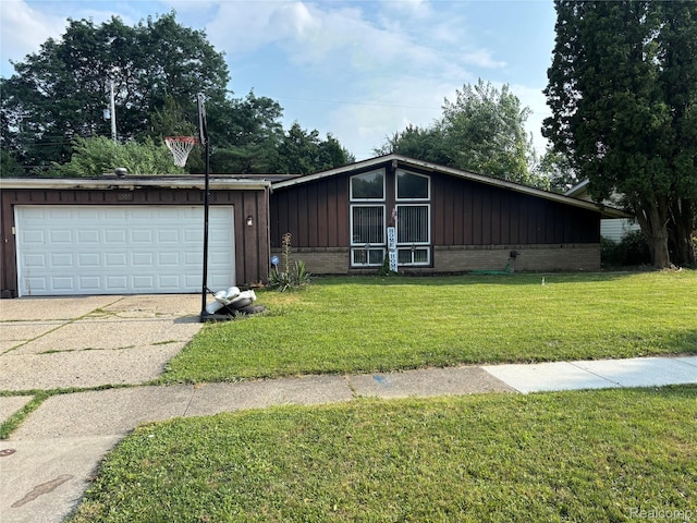 1905 Greenbriar Ln, Flint, MI 48507 - photo 1