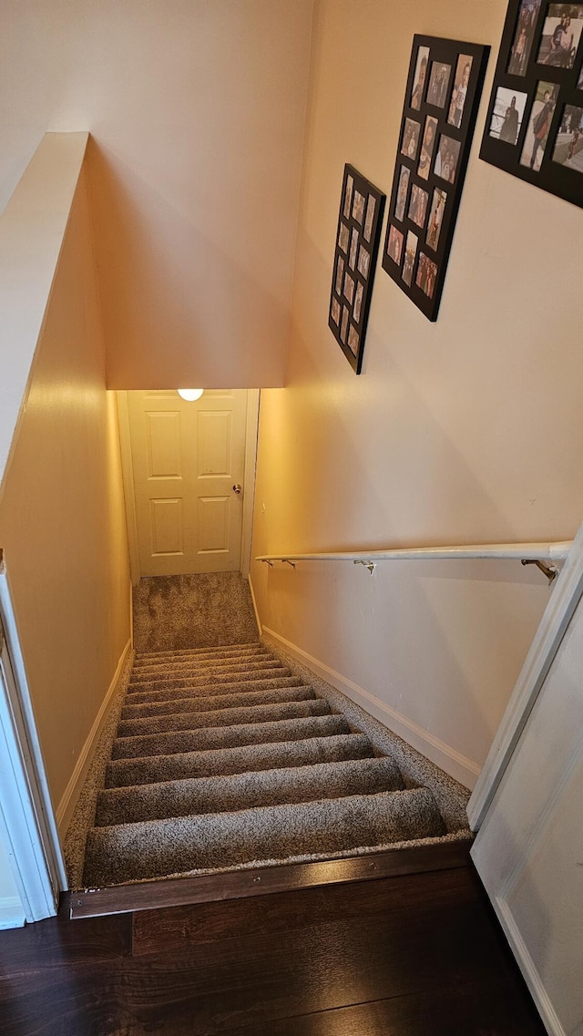 157 Carson Dr Unit 175, Westland, MI 48185 - stairs with baseboards