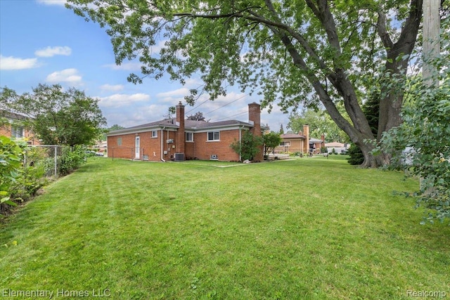 21142 Michael Ct, Saint Clair Shores, MI 48081 - view of yard