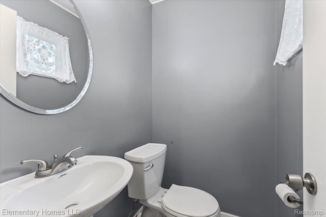 21142 Michael Ct, Saint Clair Shores, MI 48081 - bathroom with a sink and toilet